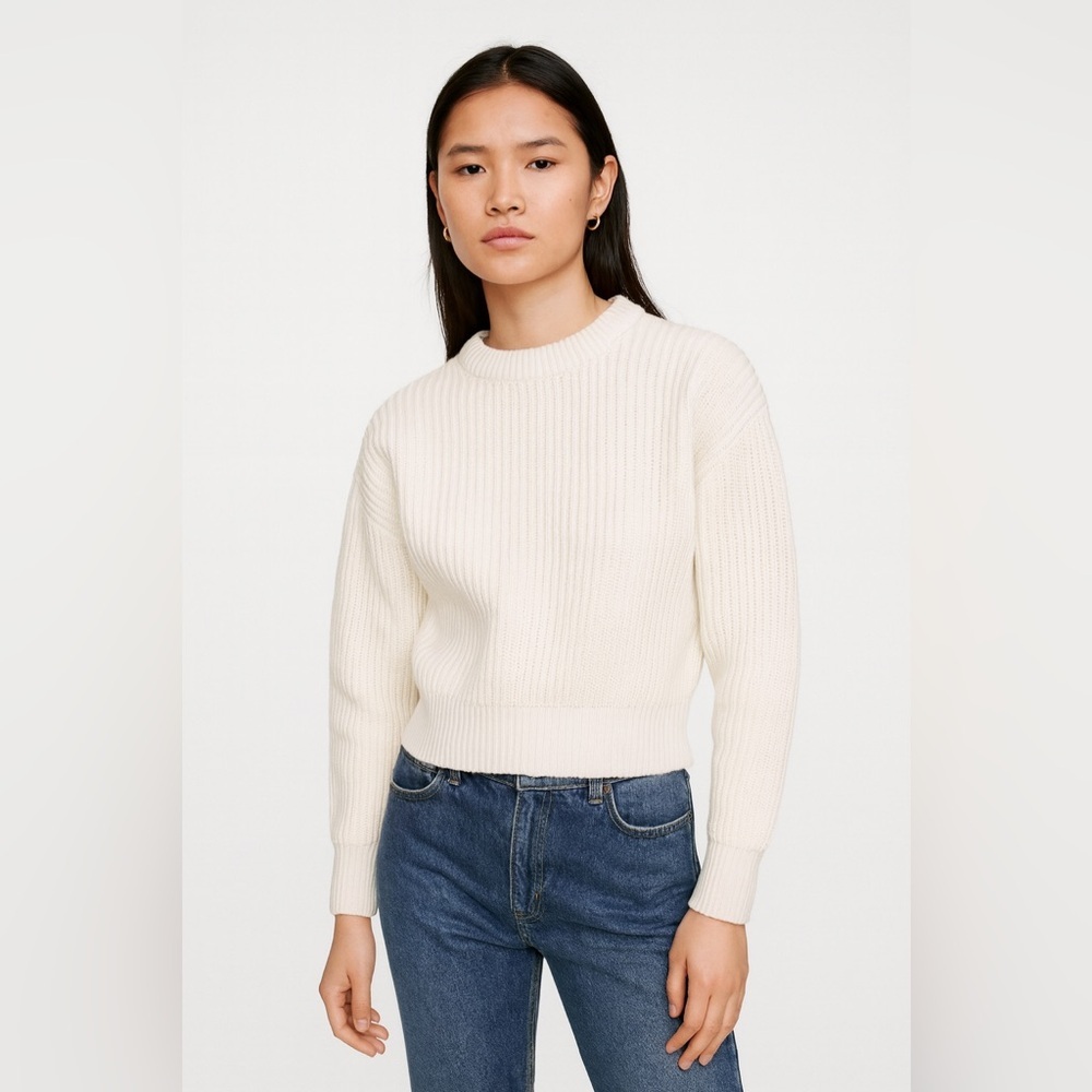 🚨 3 for $25 - Urban Outfitters Knit Crewneck